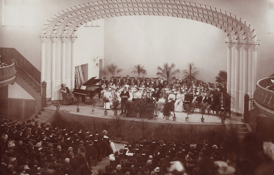 Commencement from 1900 held in Building 120