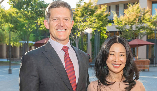 Roelof Botha, MBA ’00, and Huifen Chan, MBA ’00, attended the dedication of the Botha-Chan Faculty Building in 2022 at the Knight Management Center. | Javier Flores